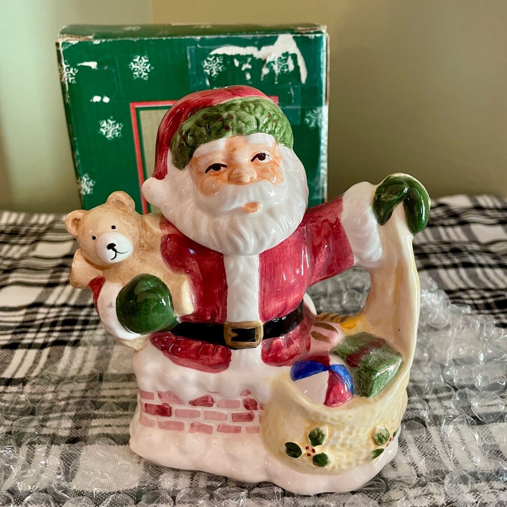 Mini Ceramic Santa Teapot Tea Pot Holding Bear and Toy Gift Bag Vintage 1990's
